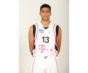 Aaron Isah basketball player - PF