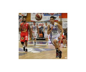 Adrian Mitchell basketball player - SG