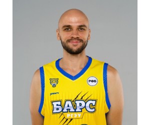 Aleksandr Golyakhov basketball player photo 3