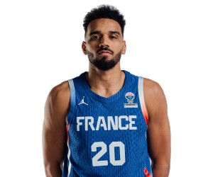 Amine Noua basketball player photo 4
