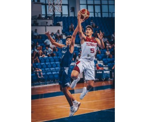 Arda Cete basketball player photo 1