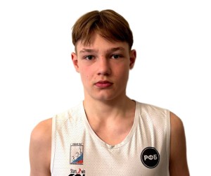 Arseniy Romanov basketball player