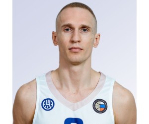 Artem Isakov basketball player photo 4
