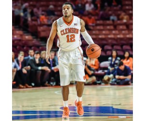 Avry Holmes basketball player photo 1