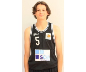 Bela Clobes basketball player photo 2
