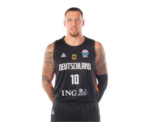 Daniel Theis basketball player photo 6