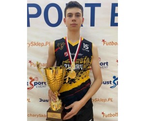 Dawid Niedzialkowski basketball player photo 1