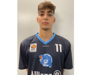 Eren Karahalil basketball player