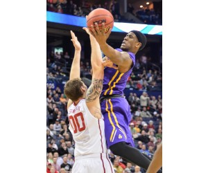 Evan Singletary basketball player photo 1