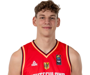 Hannes Steinbach basketball player photo 1