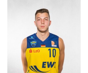 Haris Hujic basketball player - PG