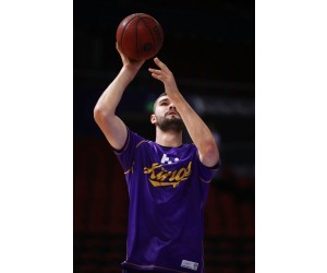 Isaac Humphries basketball player photo 2