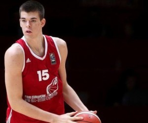 Ivica Zubac basketball player photo 1