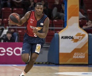 Jalen Jones basketball player photo 1