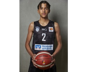 Jonathan Elzie basketball player photo 2