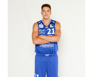 Julian Jasinski basketball player photo 1