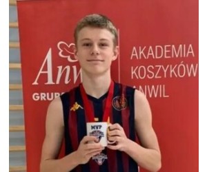 Juliusz Niedzielski basketball player - SF