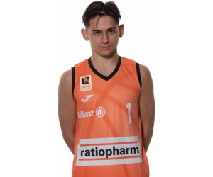 Kaya Camdere basketball player - SF