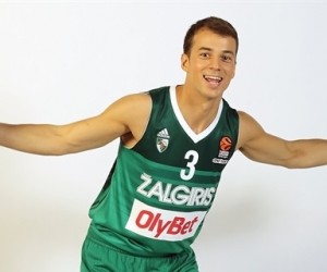Kevin Pangos basketball player photo 2