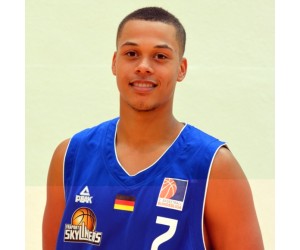Lennart Okeke basketball player - SF