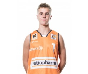 Linus Stoll basketball player photo 2