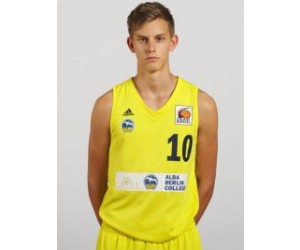 Lorenz Brenneke basketball player - PF