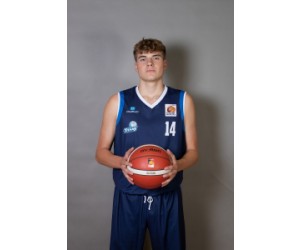 Luis Klopzig basketball player photo 2
