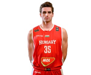 Nate Reuvers basketball player - C/PF
