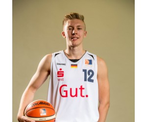 Nils Strubich basketball player - SF