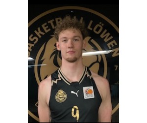 Oliver Gradel basketball player - SF