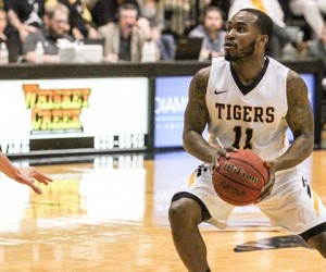 Rob Davis basketball player - PG