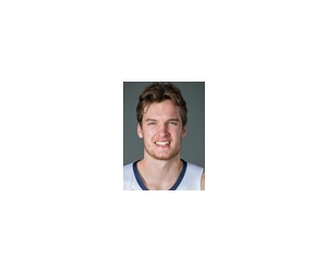 Theo Hughes basketball player photo 3