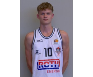 Theo Schicktanz basketball player