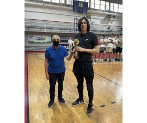Viktor Mikic basketball player photo 1