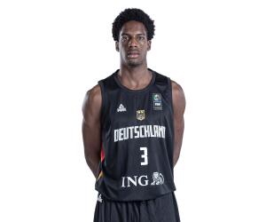 Yoham Tchouaffe basketball player - SF