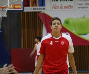 Yotam Hanochi basketball player - C