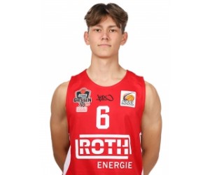 Yuma Janeck basketball player photo 2
