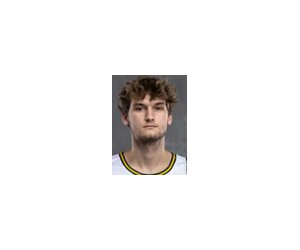 Finn Lally basketball player - F